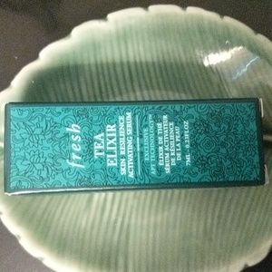 NWT skin resilience Activating Serum